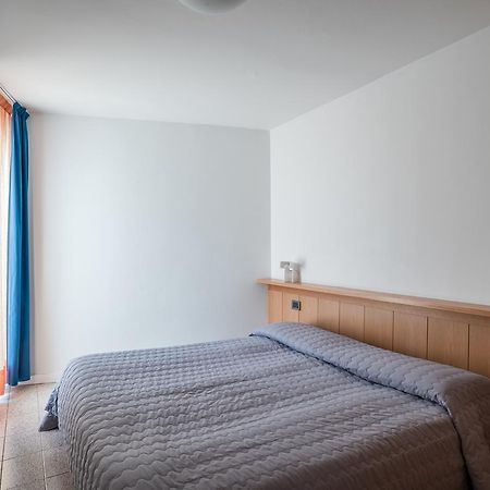Casa Toblini Al Lago On The Beach Torbole Sul Garda Exterior foto