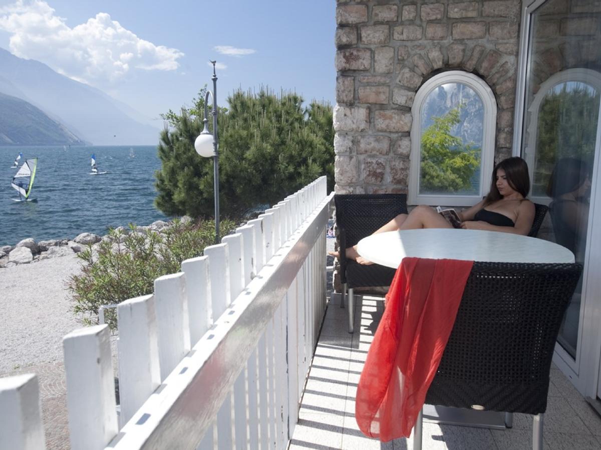 Casa Toblini Al Lago On The Beach Torbole Sul Garda Exterior foto